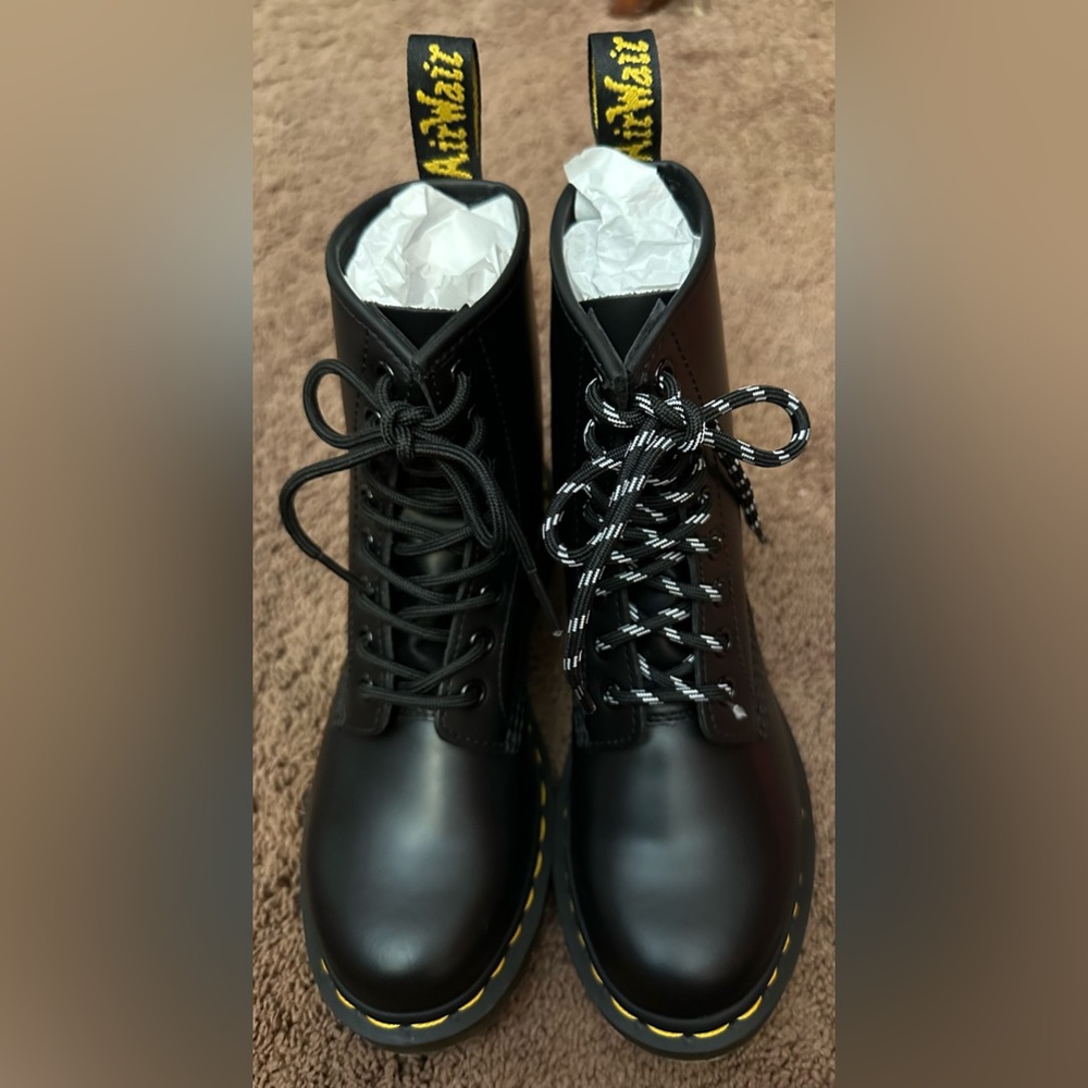 Dr. Martens, Smooth Black 1460 The Original.  NEW In BOX, Size Women’s 5 $ drop!